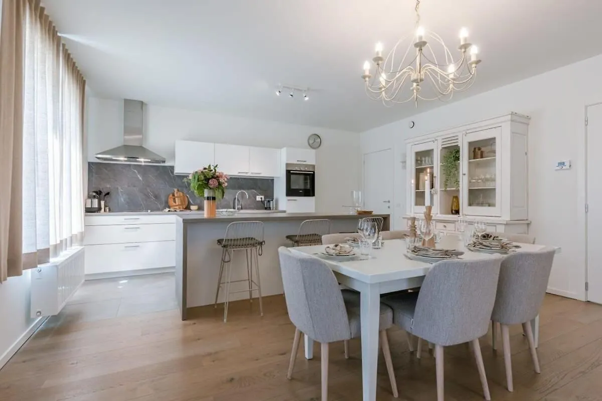 Huswell - A Luminous Apartment Near The Marina Ostende 0*,  Belgien